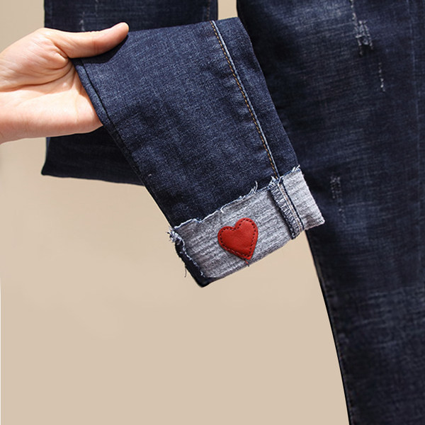 Moodsad nahast elemendiga naiste teksad