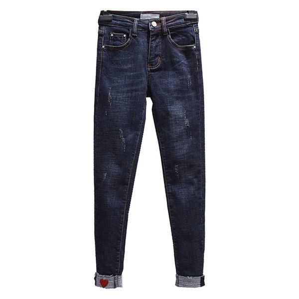 Moodsad nahast elemendiga naiste teksad