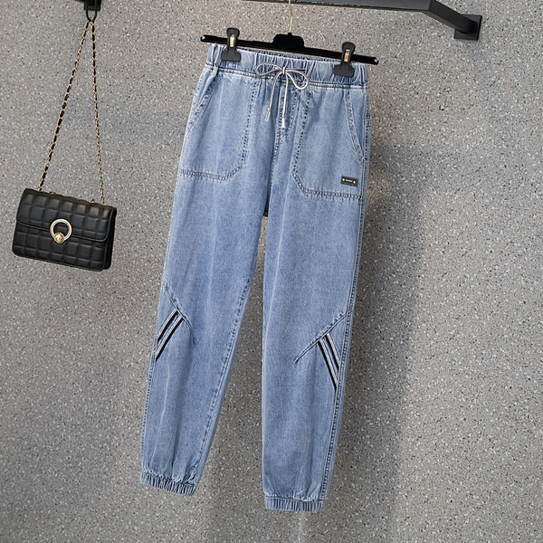 Modernūs moteriški džinsai elastingu juosmeniu – mėlynos spalvos