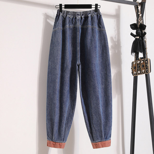 Plataus modelio moteriški džinsai su kišenėmis