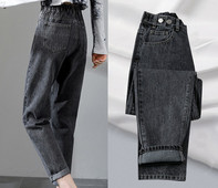 Lai naiste teksade mudel – taskuga