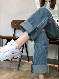 Ženske traperice na gumbe u dvije boje