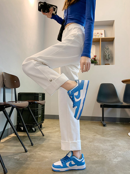 Ženske traperice na gumbe u dvije boje