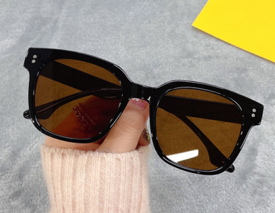 Νέο μοντέλο ανδρικών τετράγωνων γυαλιών ηλίου - αντηλιακή προστασία