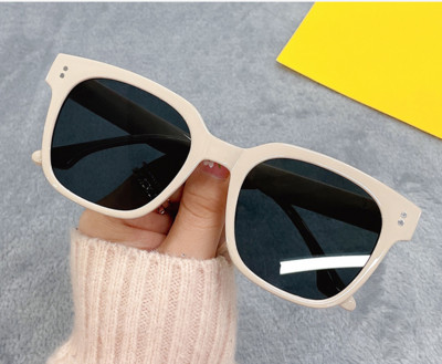 Νέο μοντέλο ανδρικών τετράγωνων γυαλιών ηλίου - αντηλιακή προστασία