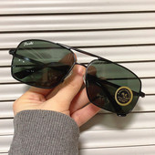 Μοντέρνα ανδρικά γυαλιά με μεταλλικό λεπτό σκελετό