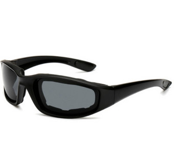 Μοντέρνα ανδρικά γυαλιά με προστασία UV