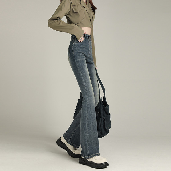 Γυναικείο slim fit τζιν με φαρδύ μπατζάκι και ψηλή μέση