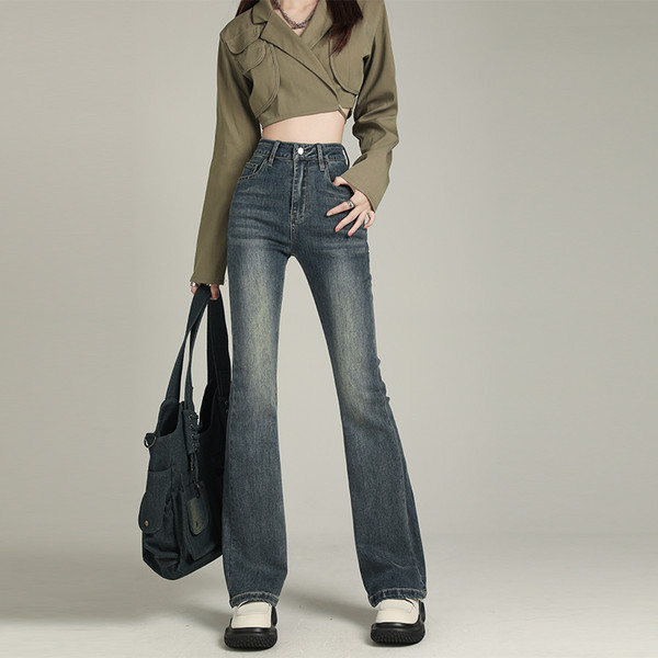 Γυναικείο slim fit τζιν με φαρδύ μπατζάκι και ψηλή μέση