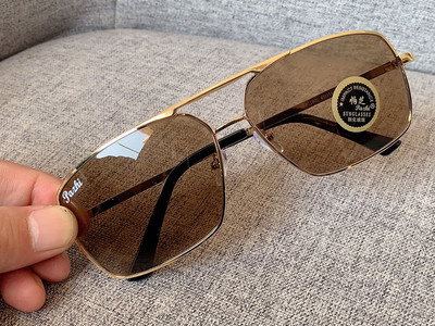 Νέο μοντέλο ανδρικά γυαλιά με μεταλλικό λεπτό σκελετό