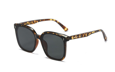 Ochelari de soare pătrați polarizați pentru bărbați