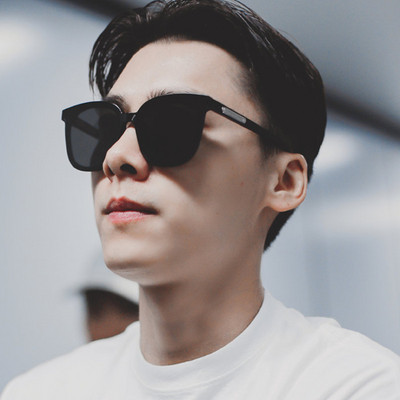 Ανδρικά μοντέρνα γυαλιά ηλίου