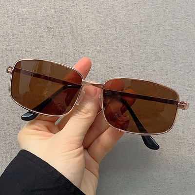 Ochelari de soare pentru bărbați - cu formă ovală și rame metalice