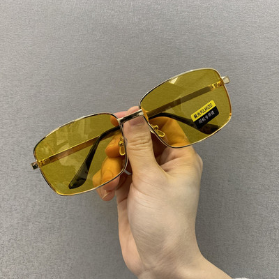 Ochelari de soare pentru bărbați - cu formă ovală și rame metalice