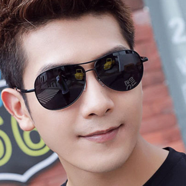 Ochelari de soare pentru bărbați - cu formă ovală și rame metalice