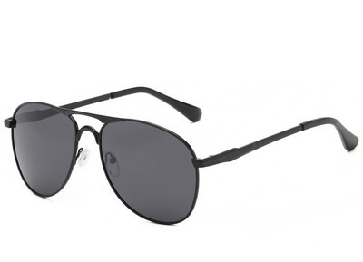 Ανδρικά γυαλιά ηλίου με μεταλλικό σκελετό