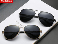 Moodsad UV-kaitsega meeste prillid