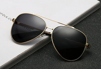 Μοντέρνα πολωμένα γυαλιά ηλίου με προστασία UV για άνδρες