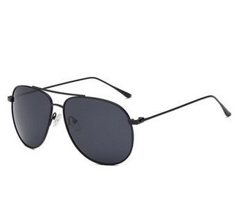 Μοντέρνα γυαλιά ημέρας και νύχτας