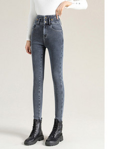 Γυναικείο ψηλόμεσο τζιν με κέντημα