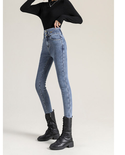 Γυναικείο ψηλόμεσο τζιν με κέντημα