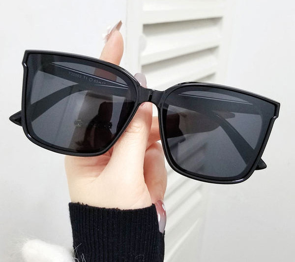 Νέο μοντέλο κομψών ανδρικών γυαλιών