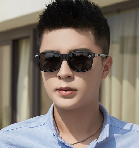 Ανδρικά γυαλιά σε τετράγωνο σχήμα