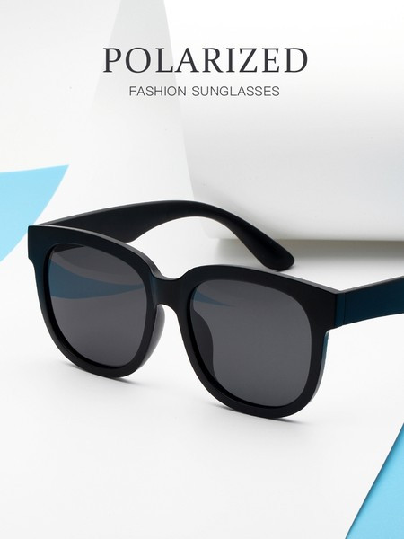 Moderne muške naočale sa UV zaštitom