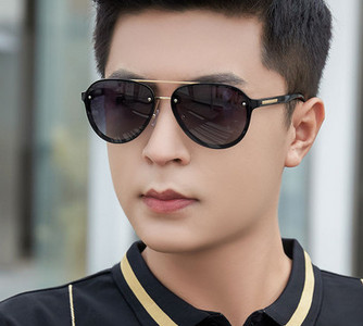 Ανδρικά γυαλιά ηλίου με μεταλλικό στοιχείο