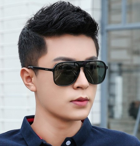 Νέο μοντέλο ανδρικών γυαλιών ηλίου με προστασία UV