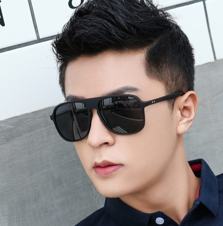 Νέο μοντέλο ανδρικών γυαλιών ηλίου με προστασία UV