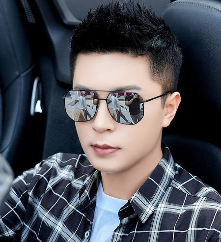 Muške crne sunčane naočale