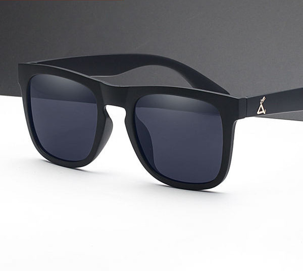 Μοντέρνα τετράγωνα γυαλιά ηλίου για άνδρες