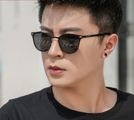 Μοντέρνα ανδρικά γυαλιά ηλίου με μεταλλικό σκελετό