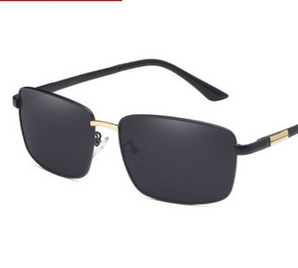 Muške crne sunčane naočale