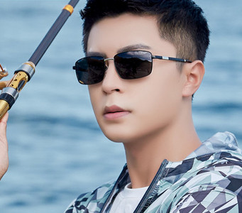 Muške crne sunčane naočale