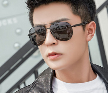 Νέο μοντέλο γυαλιών ηλίου με προστασία UV