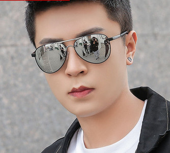 Μοντέρνα ανδρικά γυαλιά ηλίου κατάλληλα για οδήγηση