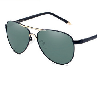 Μοντέρνα ανδρικά γυαλιά ηλίου κατάλληλα για οδήγηση