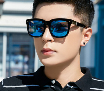 Meeste vabaaja mustad – päikeseprillid