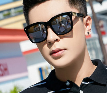 Meeste vabaaja mustad – päikeseprillid