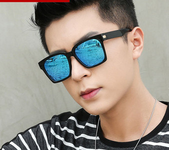 Mustad meeste päikeseprillid