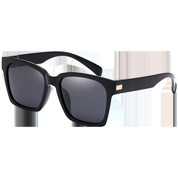 Mustad meeste päikeseprillid