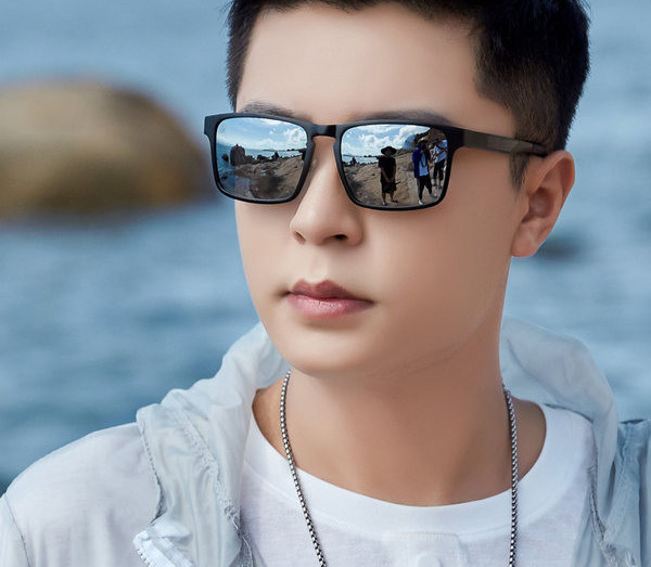 Ανδρικά γυαλιά σε τετράγωνο σχήμα