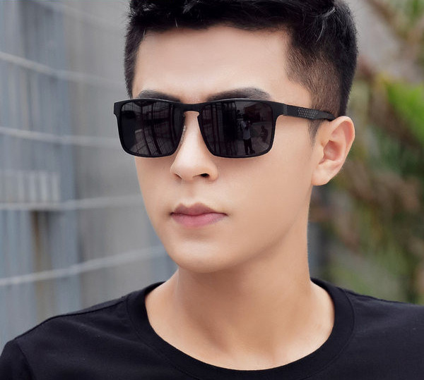 Ανδρικά γυαλιά σε τετράγωνο σχήμα