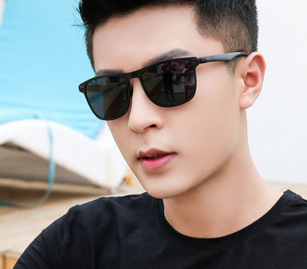 UV-kaitsega igapäevase mudeli meeste prillid