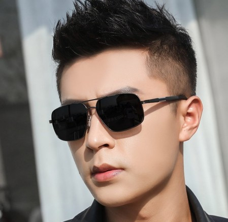 Metallraamiga meeste päikeseprillid - polariseeritud