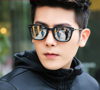 Meeste peegelklaasidega päikeseprillid