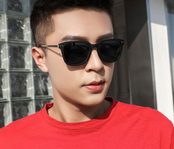 Meeste peegelklaasidega päikeseprillid