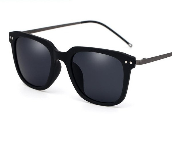 Meeste peegelklaasidega päikeseprillid